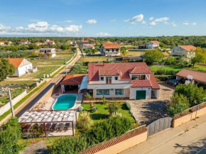 Villa Marijana, rural,private pool,playground